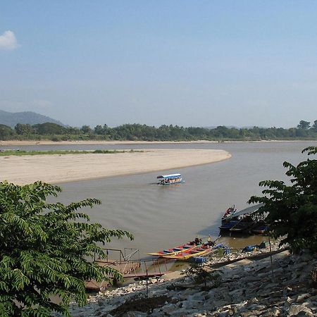 Oyo 359 Golden Nakara Place Chiang Saen Buitenkant foto