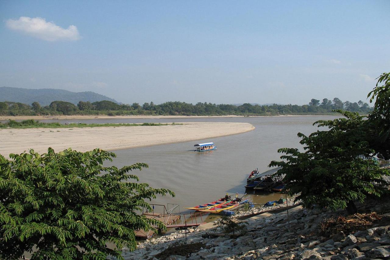 Oyo 359 Golden Nakara Place Chiang Saen Buitenkant foto
