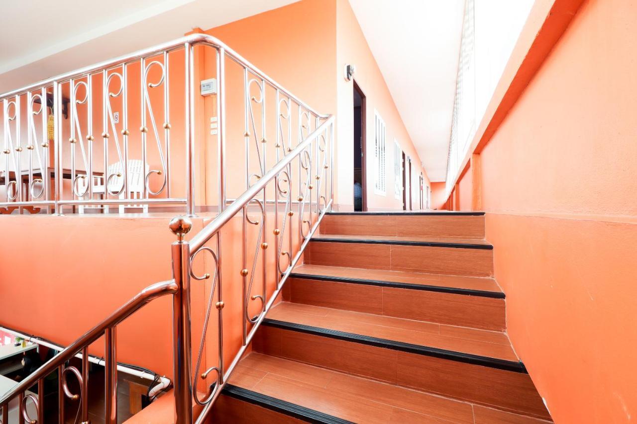 Oyo 359 Golden Nakara Place Chiang Saen Buitenkant foto