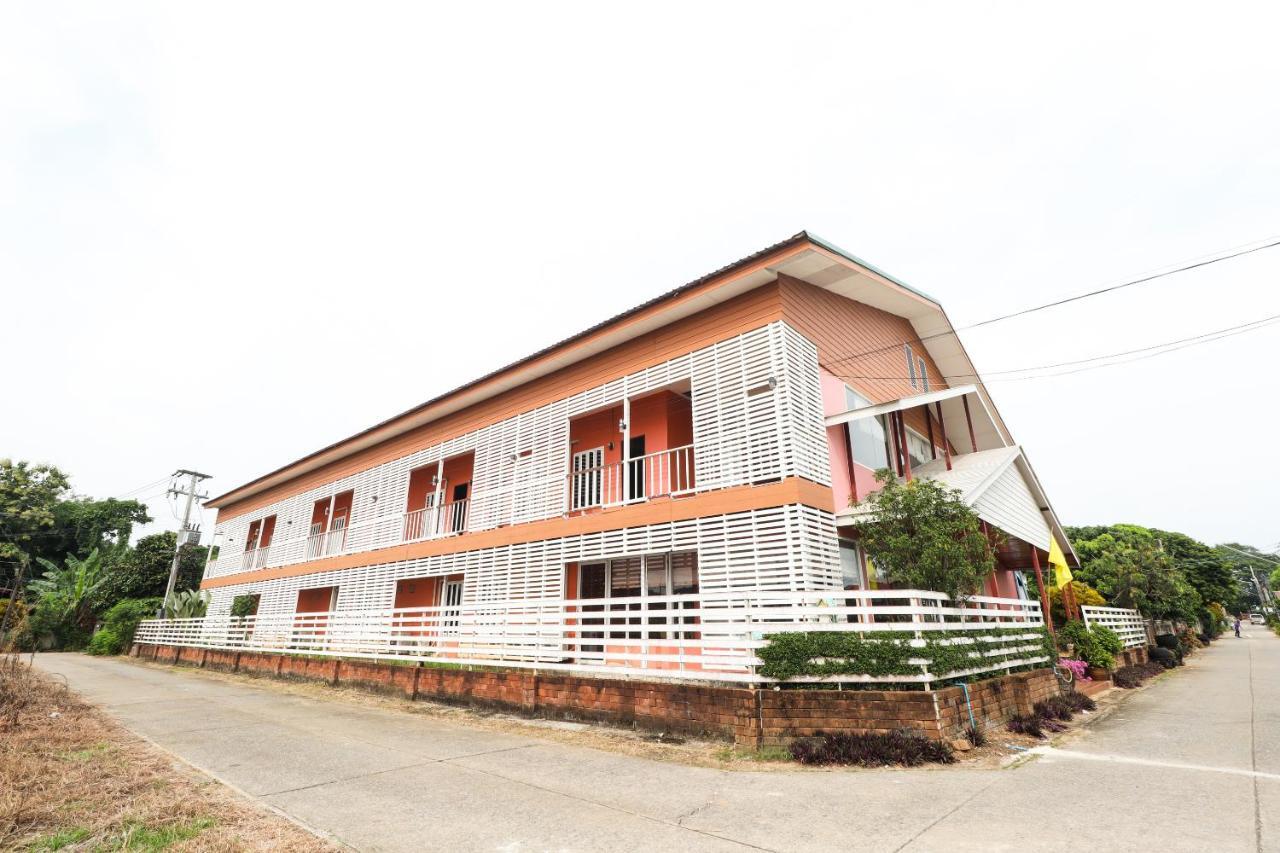 Oyo 359 Golden Nakara Place Chiang Saen Buitenkant foto